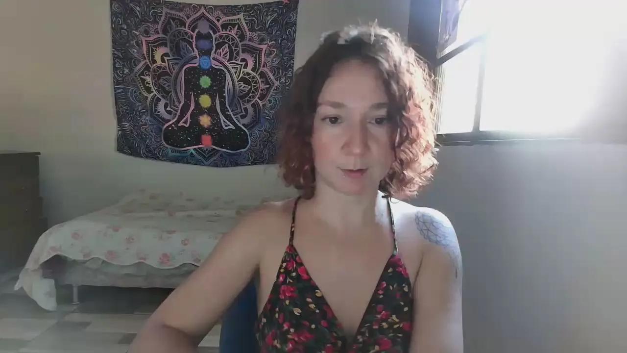 Flora1_1 on Cam4