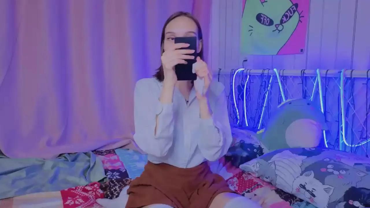 FloraDeman on Cam4