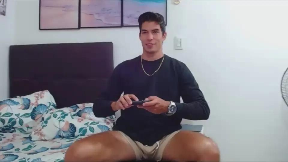 gaston_pezzuti on Cam4