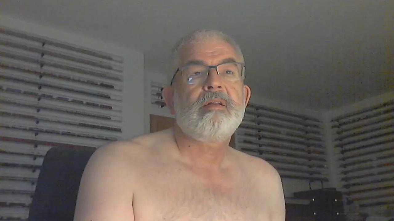 goatee_LA on Cam4