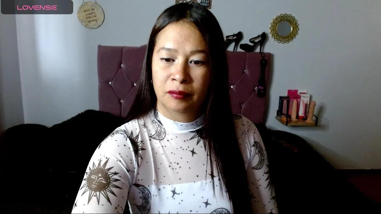 gyrlmaturee on Cam4