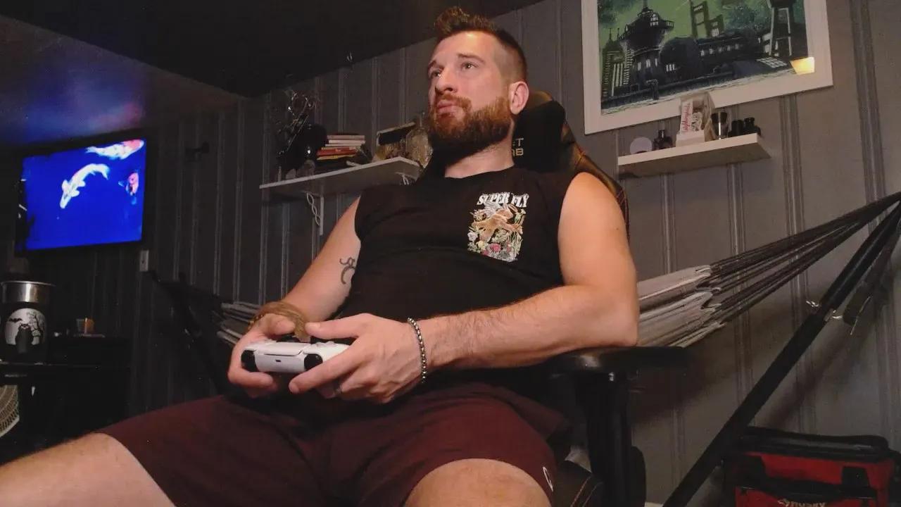 H_Daddy on Cam4