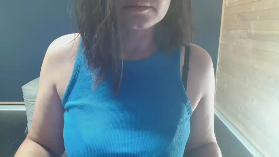 Hilldy_32 on Cam4 