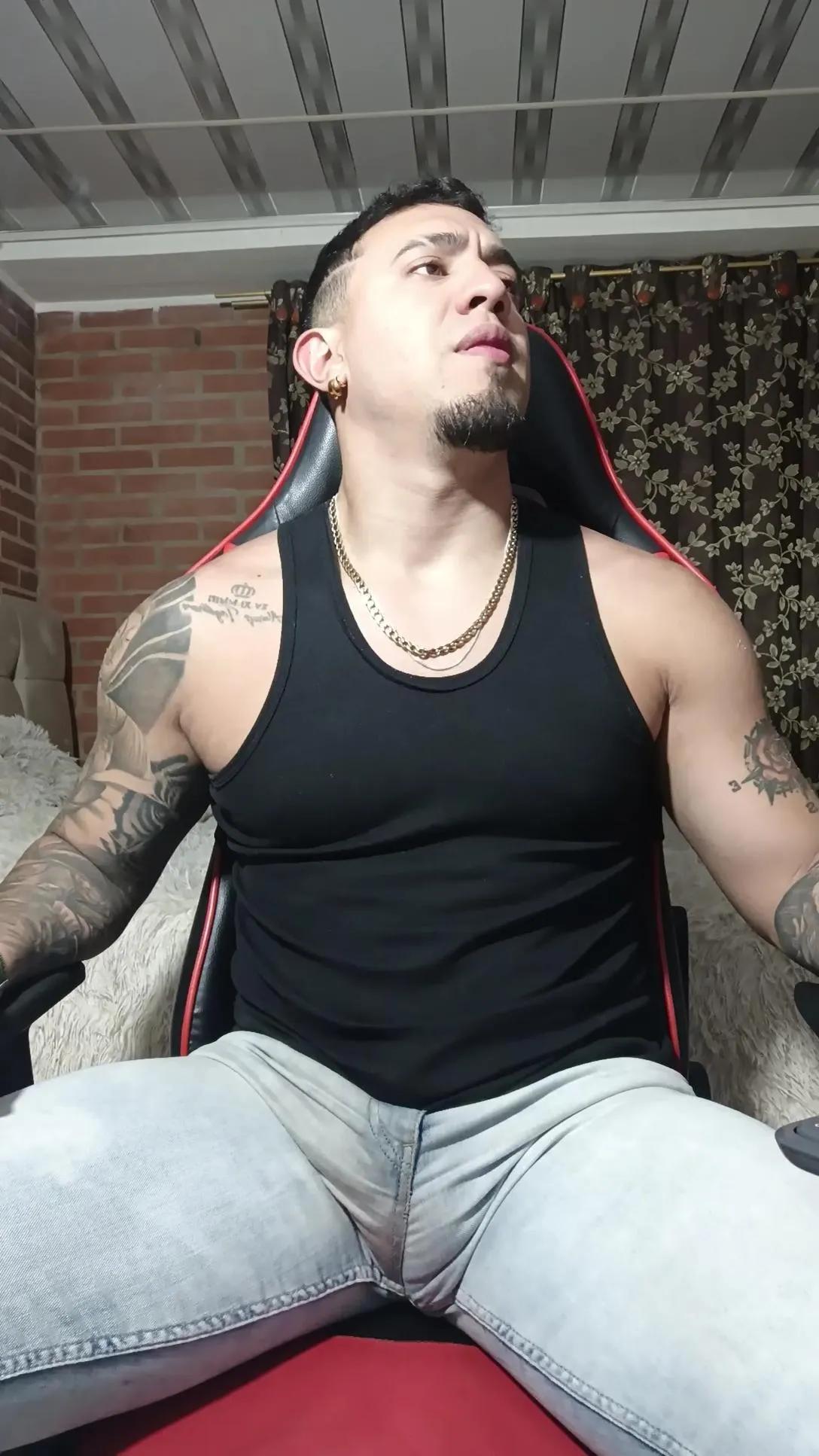 Im_massimo777 on Cam4 