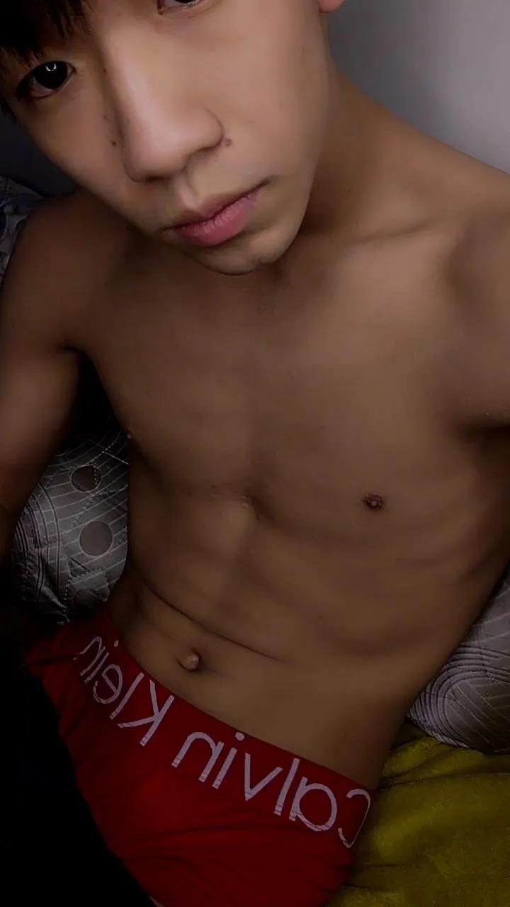 Kaiker_twink on Cam4 