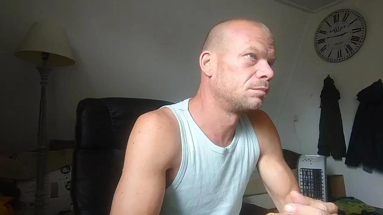 Kinky_Play on Cam4 