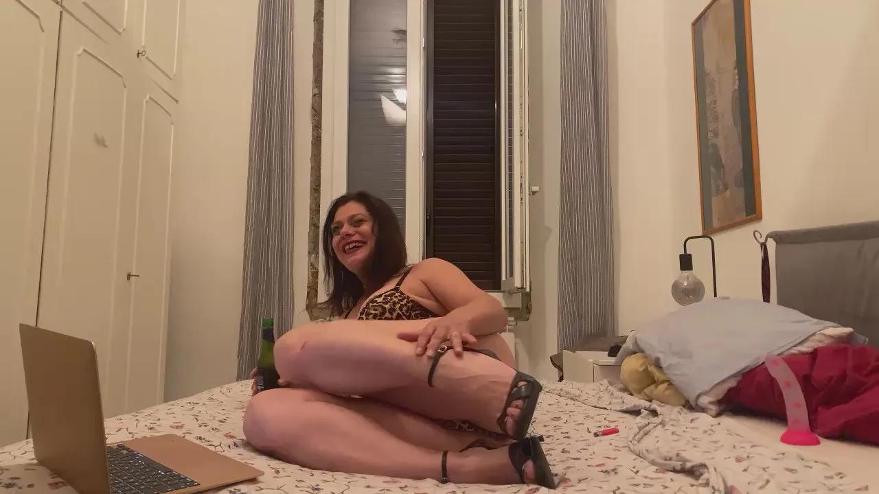 Kittyforfun76 on Cam4 