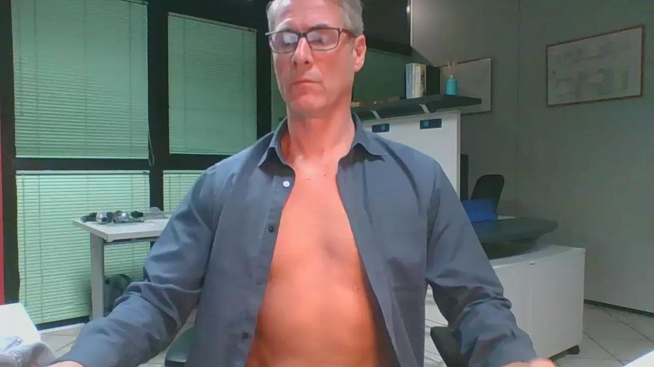 Lalas71 on Cam4 
