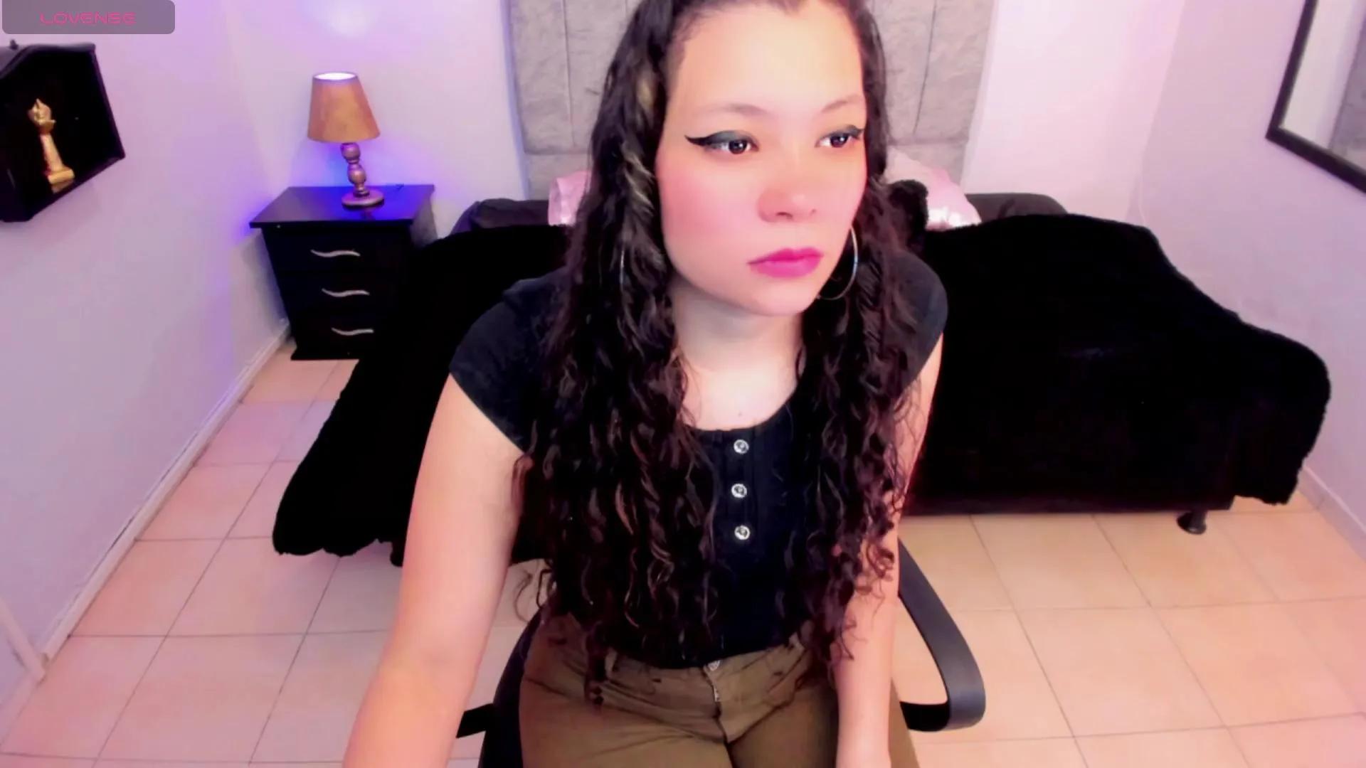 Lana_stone_ on Cam4 