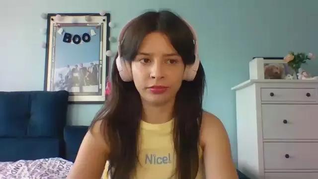 LariceSweetgirl on Cam4