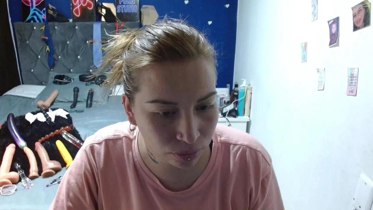 layanafuckass on Cam4 