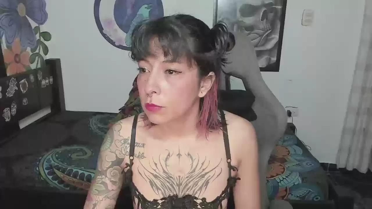 lila_green on Cam4 