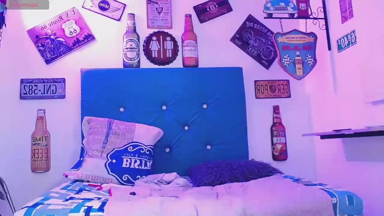 Lili_Y_Breazer on Cam4 