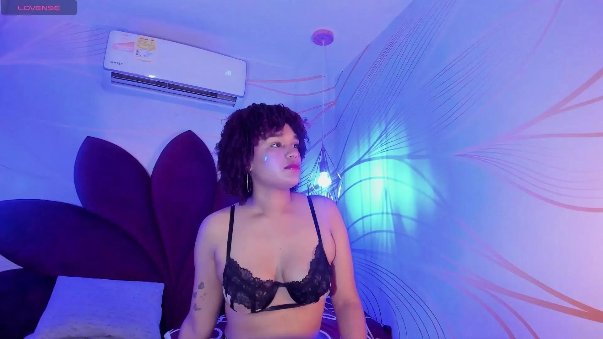 LolaDupont on Cam4 