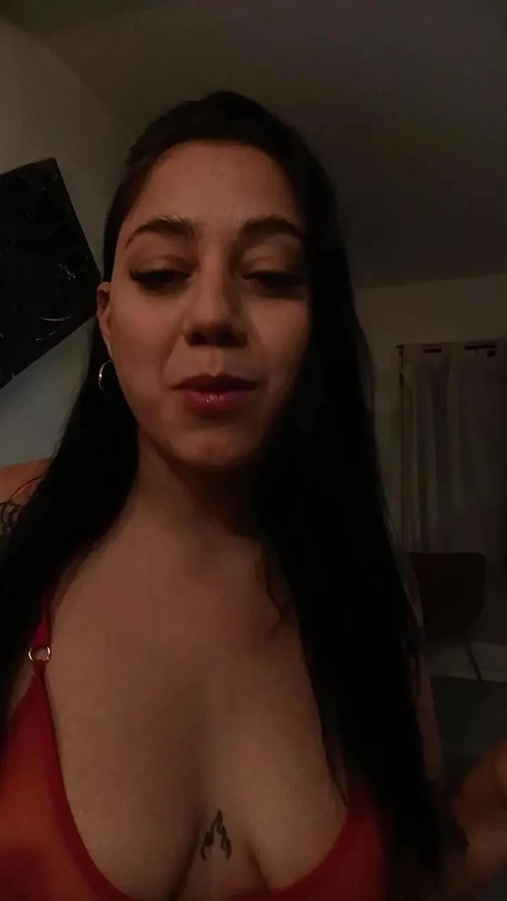Luulii_loove on Cam4