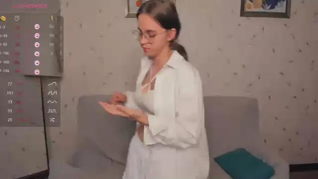 LynneCrust on Cam4 