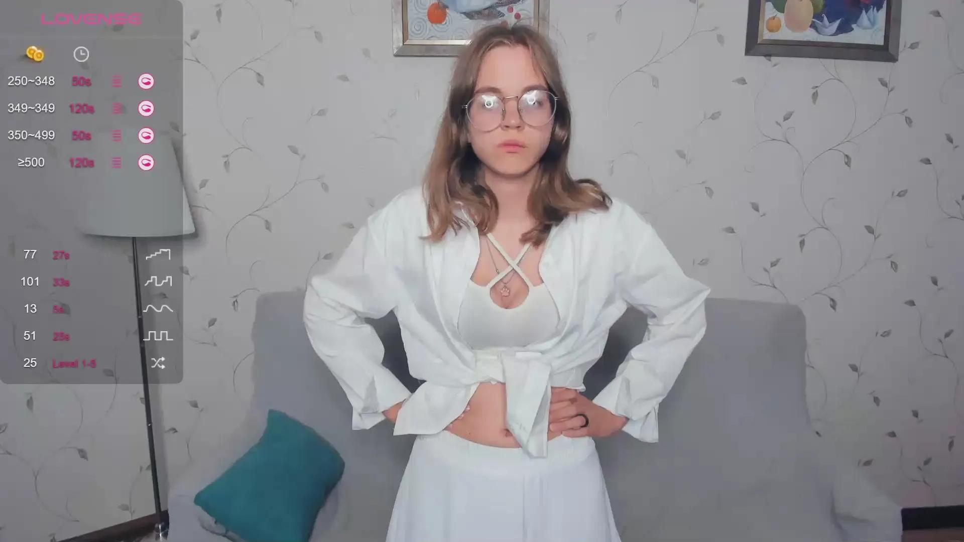 LynneCrust on Cam4