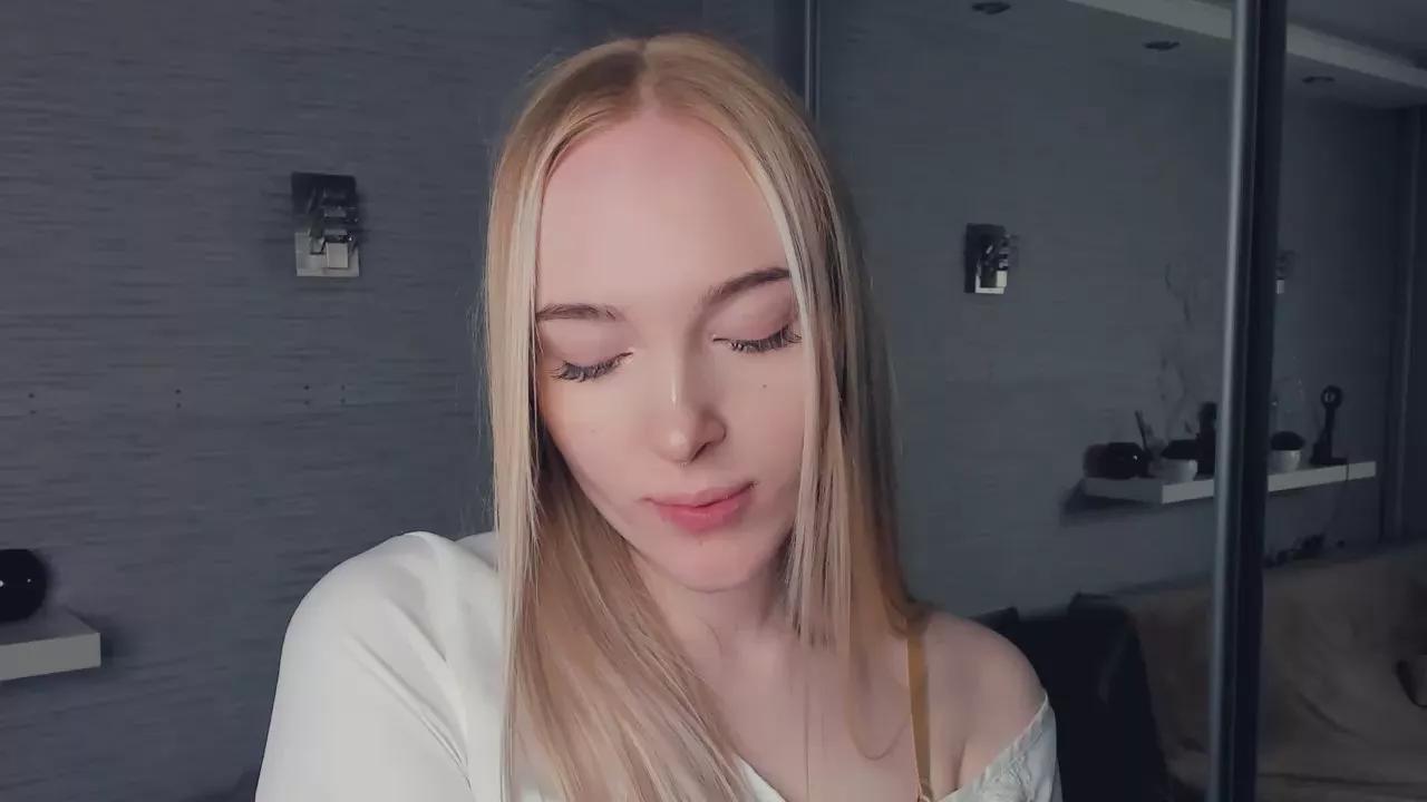 LynneHalloway on Cam4 