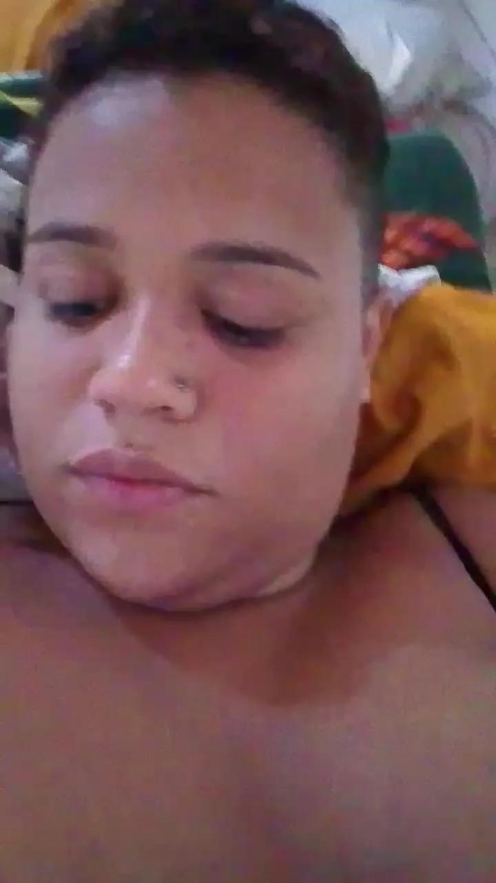 Lyya on Cam4 