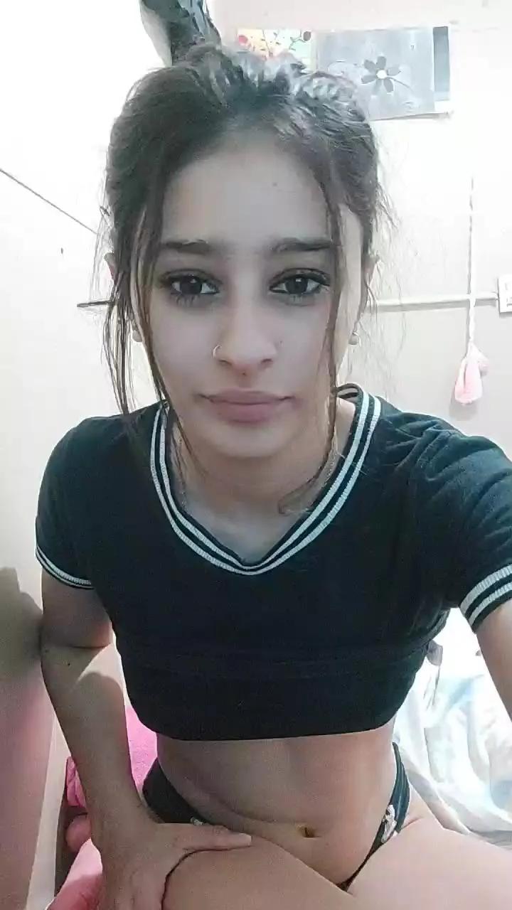 Maddydoll on Cam4 