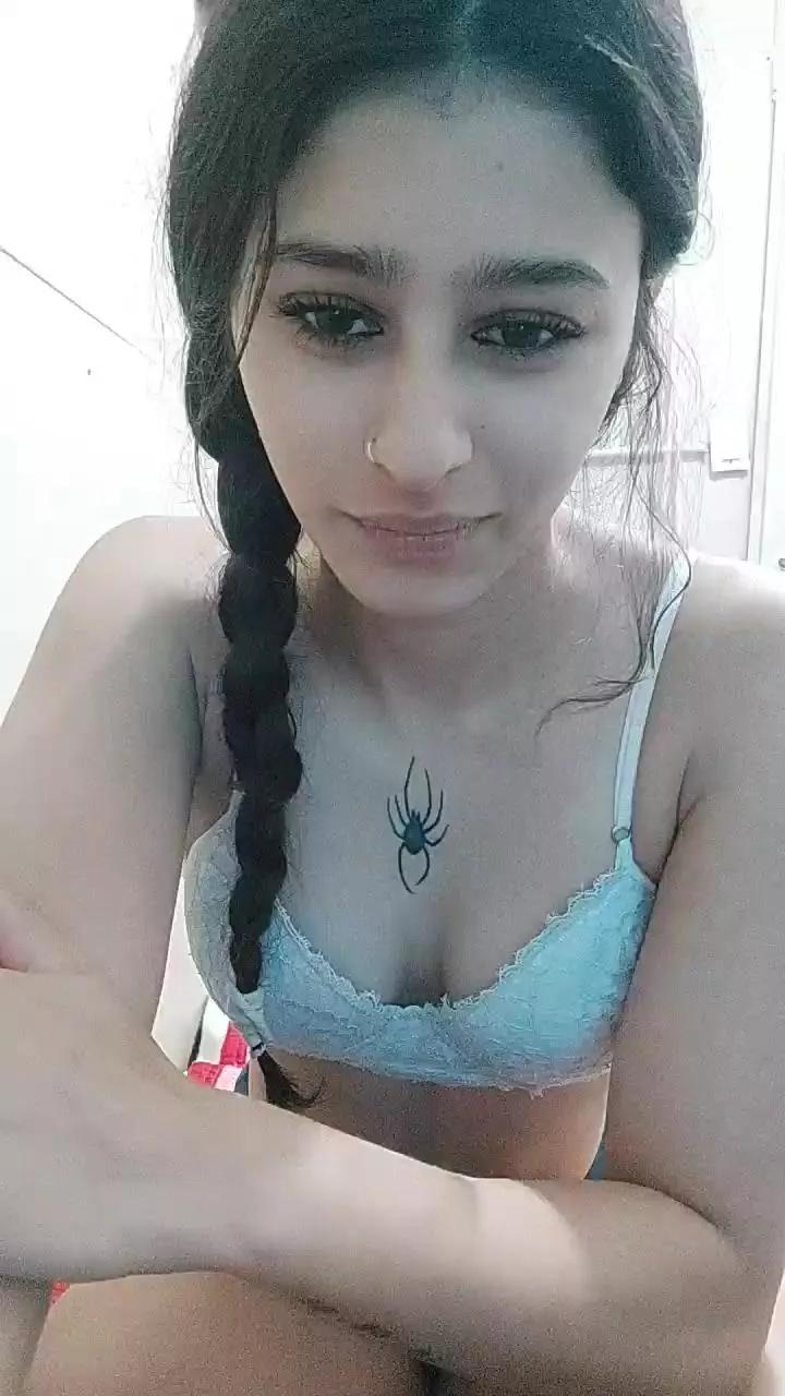 Maddydoll on Cam4 