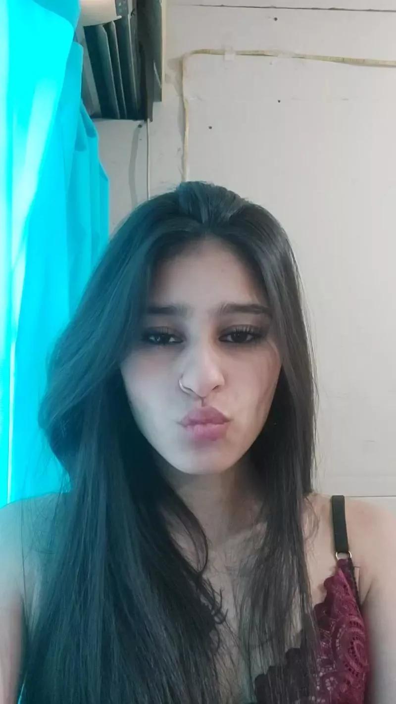 Maddydoll on Cam4 