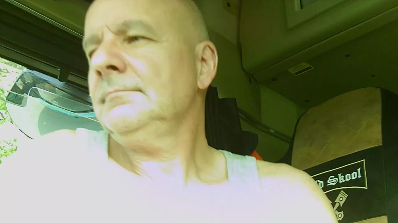 mannohmann4 on Cam4 