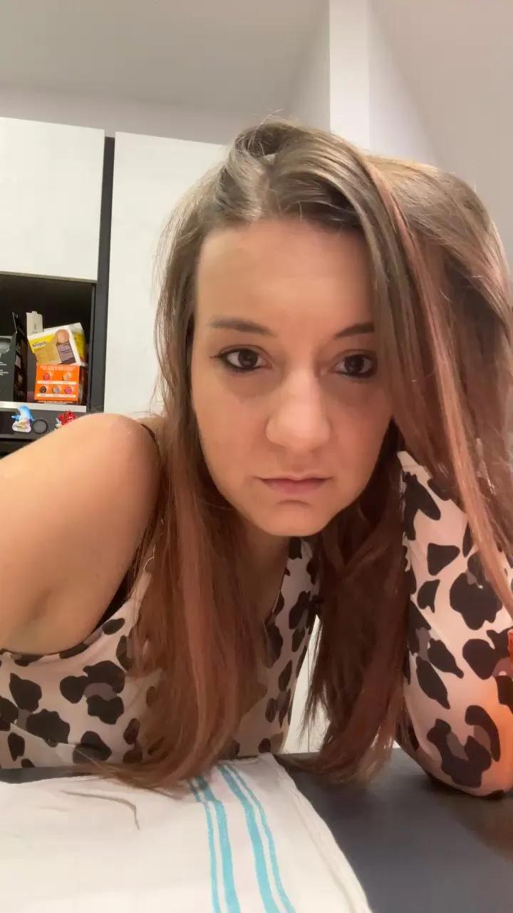 merylu_hot on Cam4