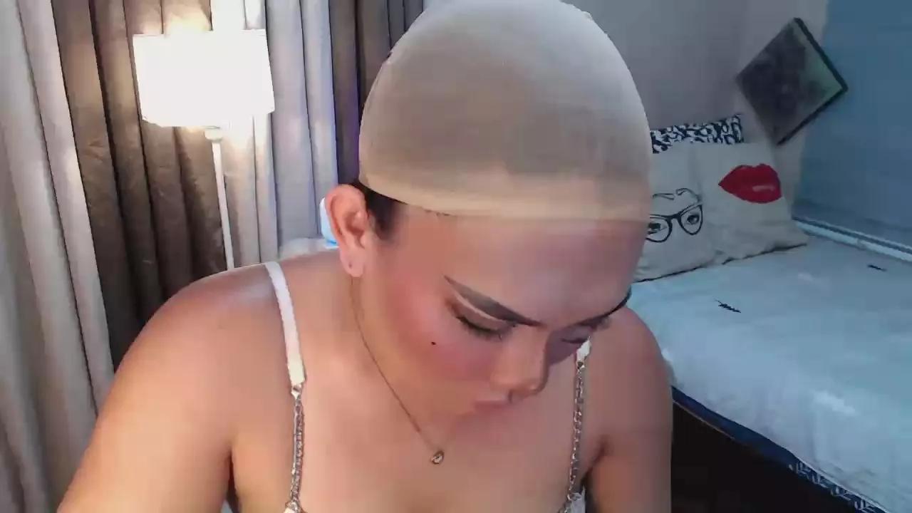 Miss_avacroft on Cam4 