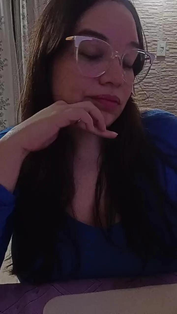 Moli2222 on Cam4