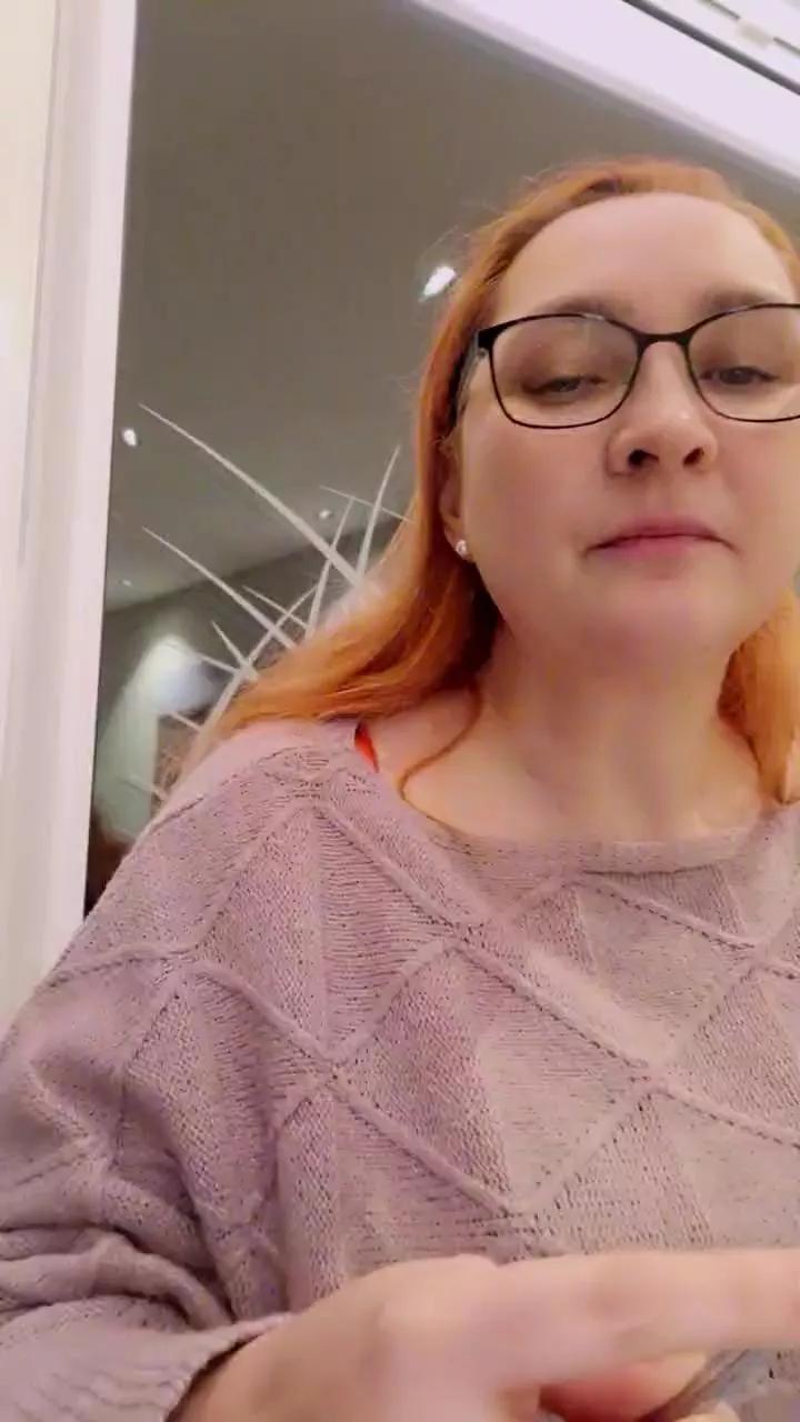 mollig42 on Cam4 