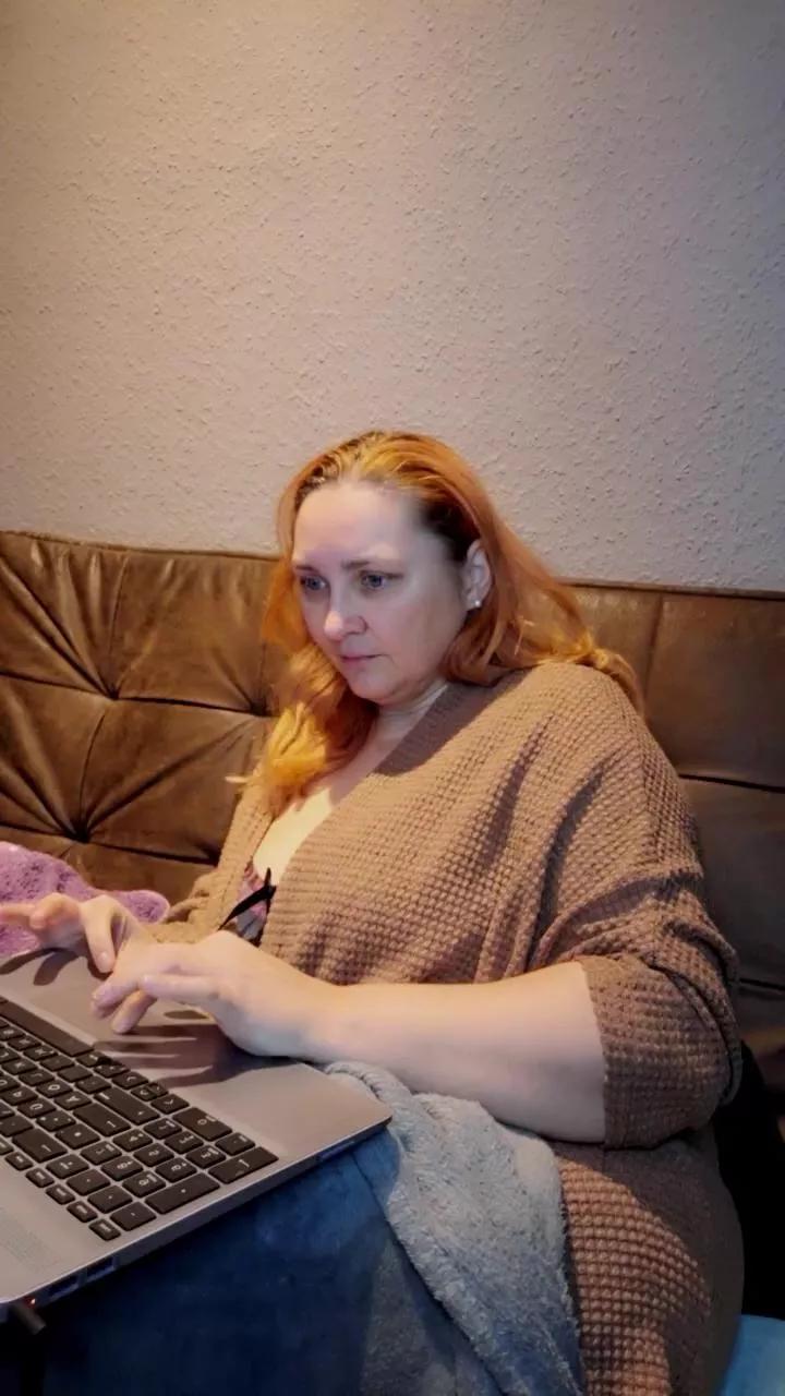 mollig42 on Cam4 