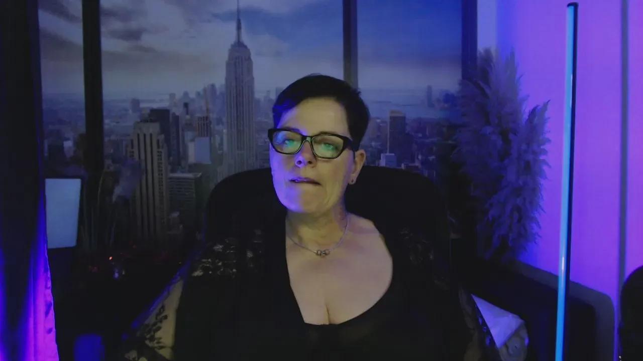 MollySun2 on Cam4 