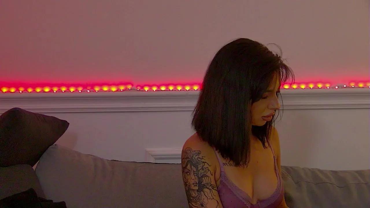 NaomiDyce on Cam4