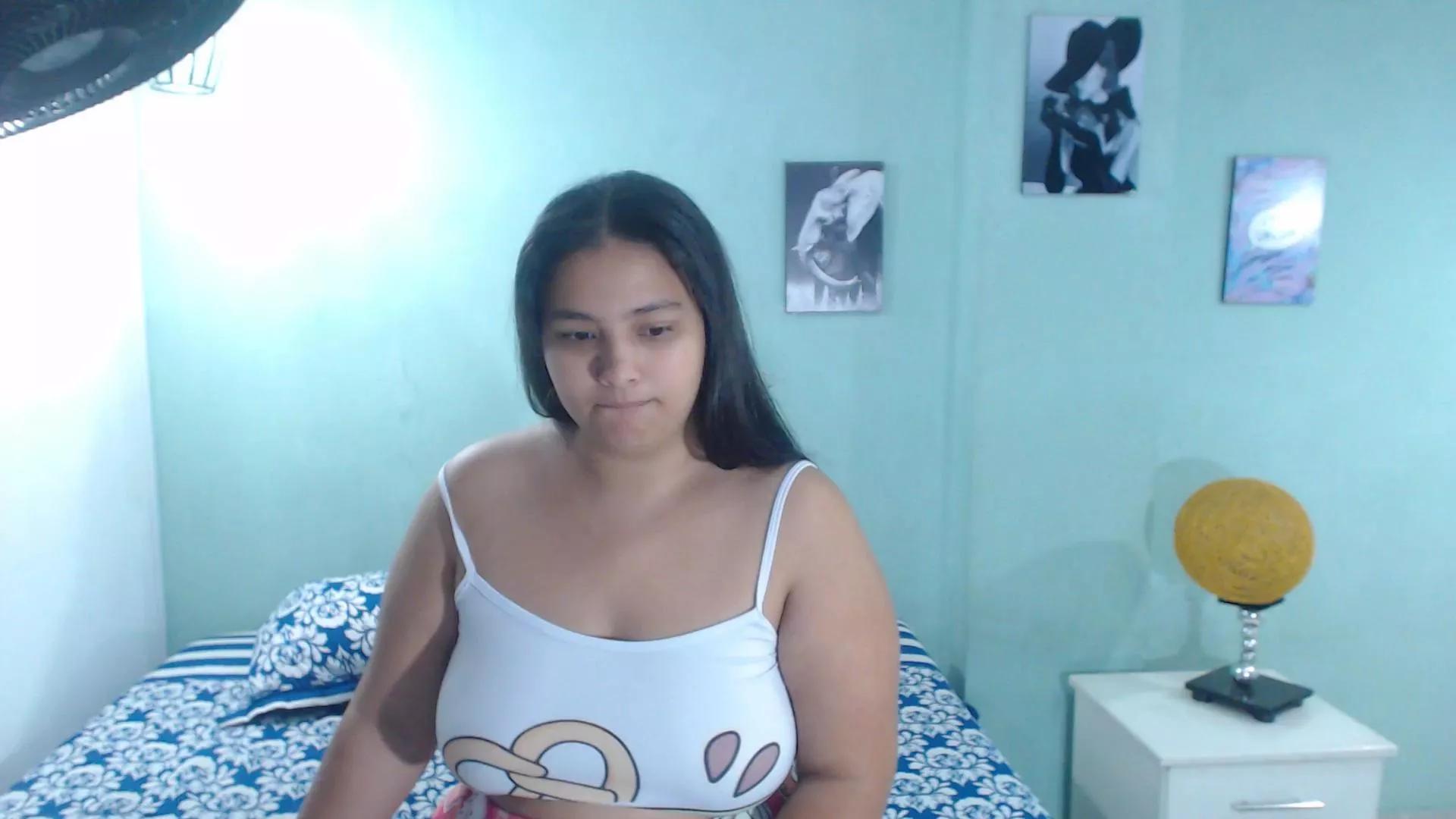 penelope_gucci2 on Cam4 