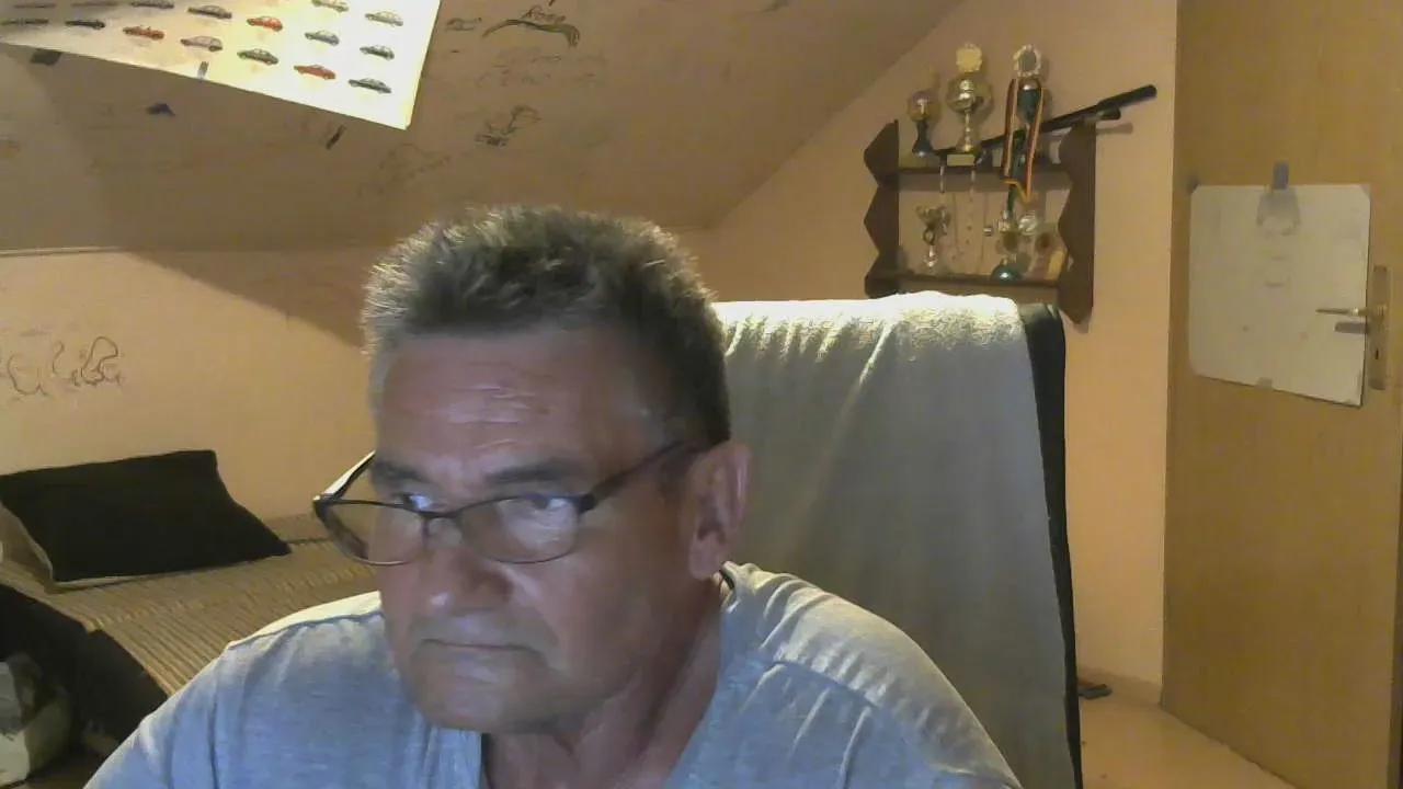 puma203 on Cam4