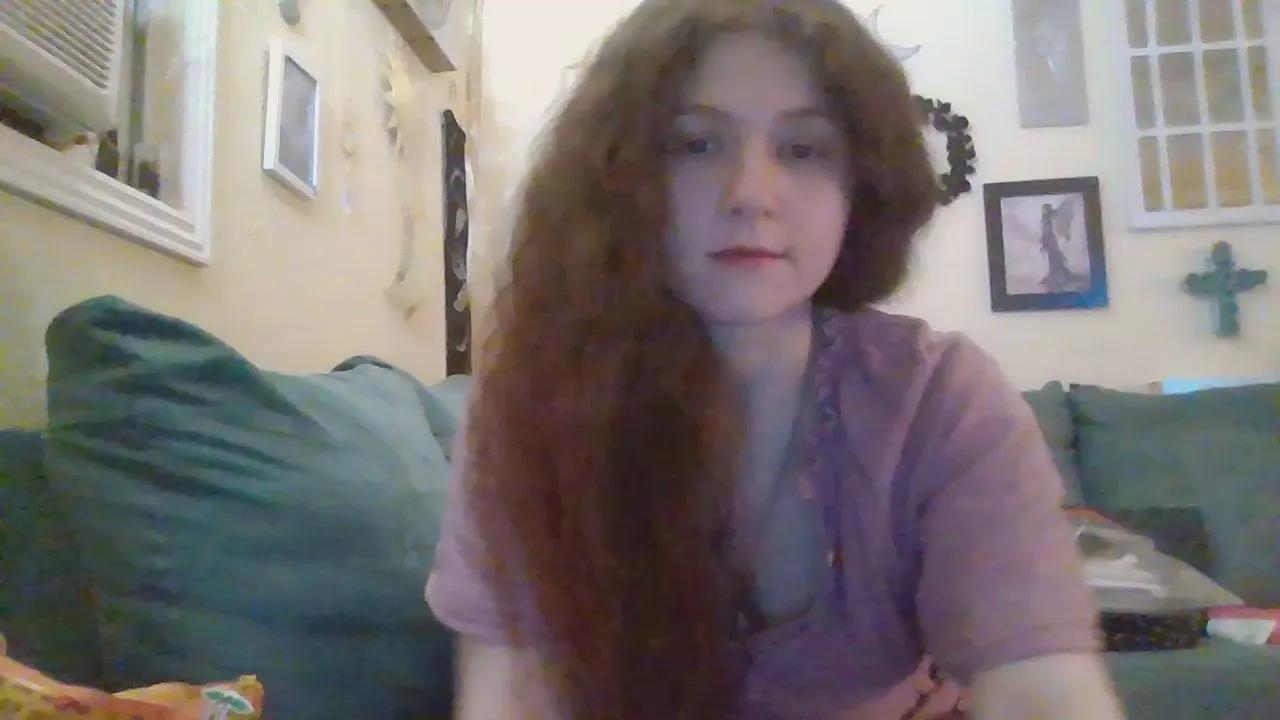 QueenCrimson on Cam4 