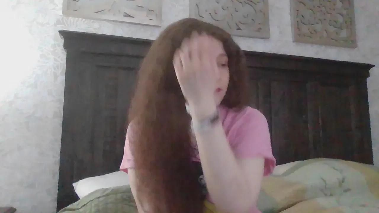 QueenCrimson on Cam4 