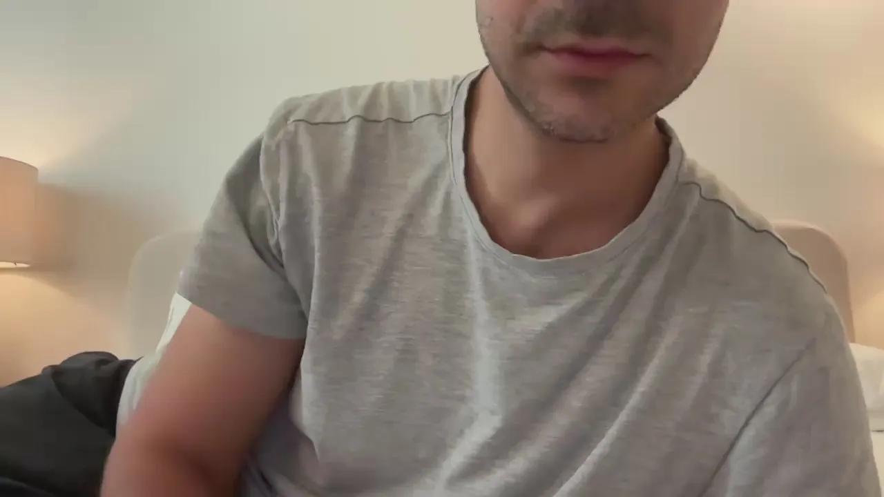 ragazzoxxl on Cam4 