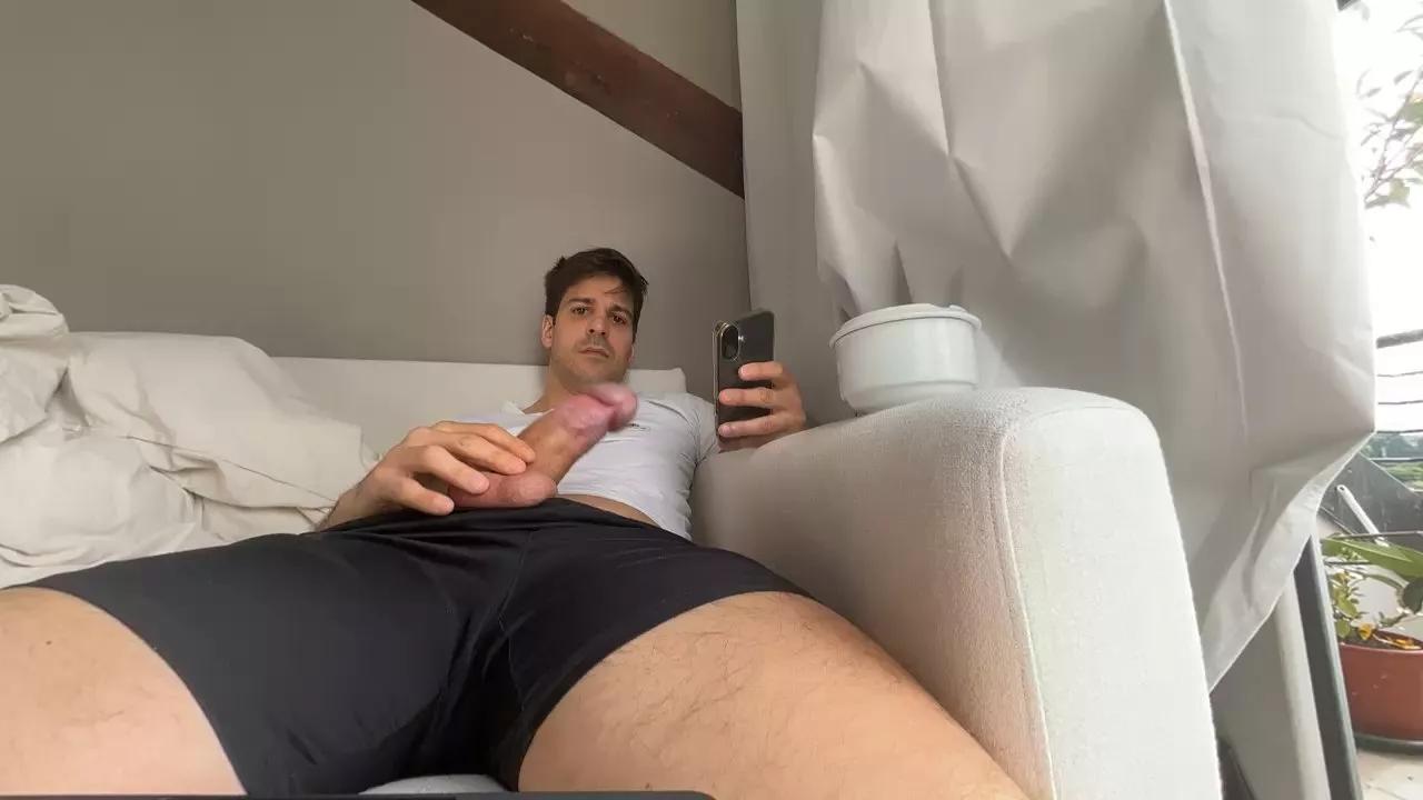 ragazzoxxl on Cam4 