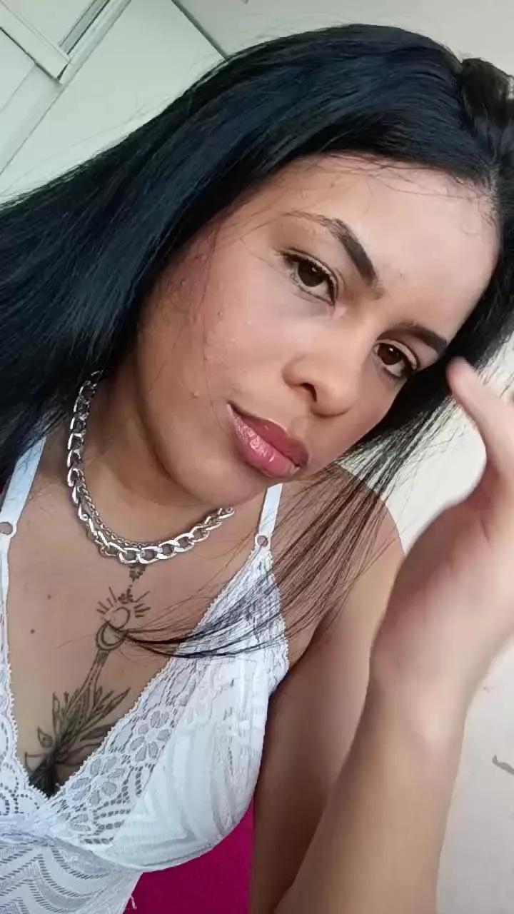 Rayaneolliver on Cam4