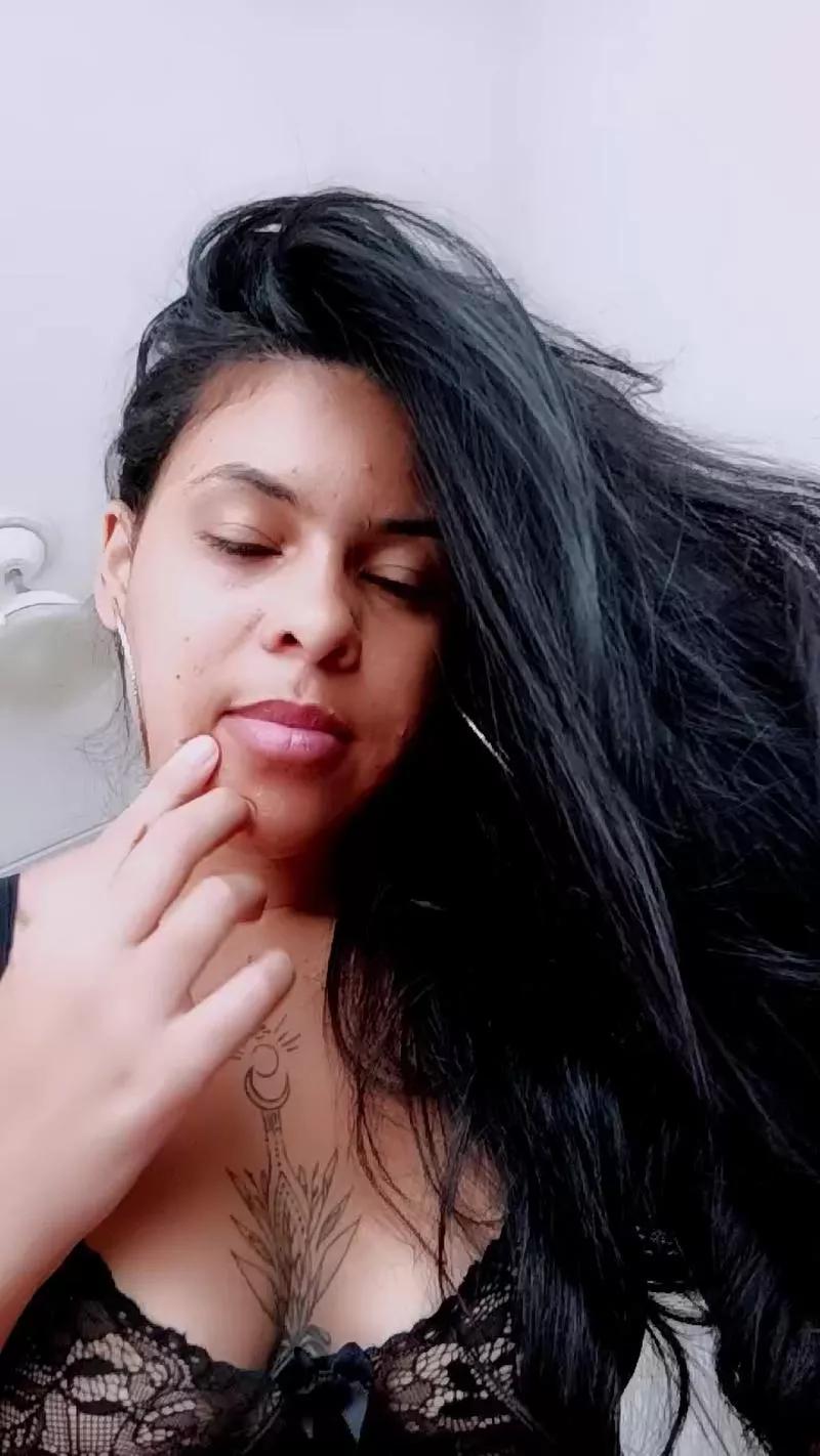Rayaneolliver on Cam4 