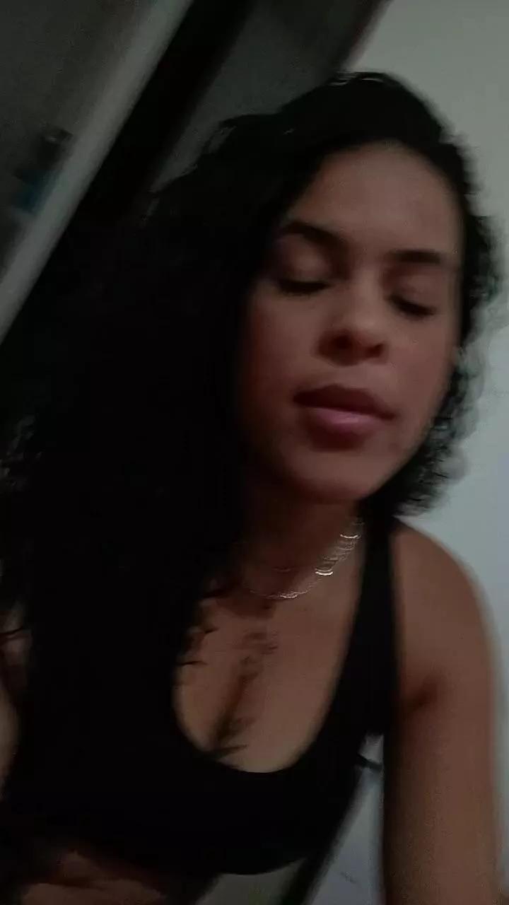 Rayaneolliver on Cam4 