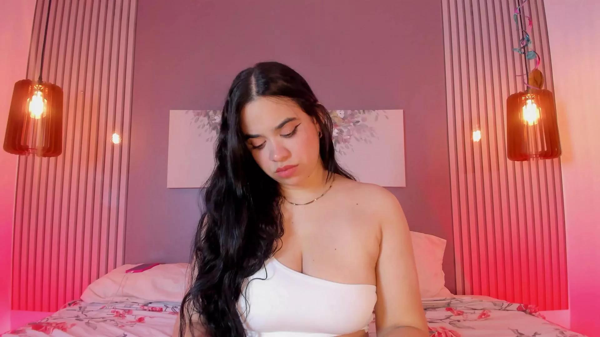 sarascoot_ on Cam4 