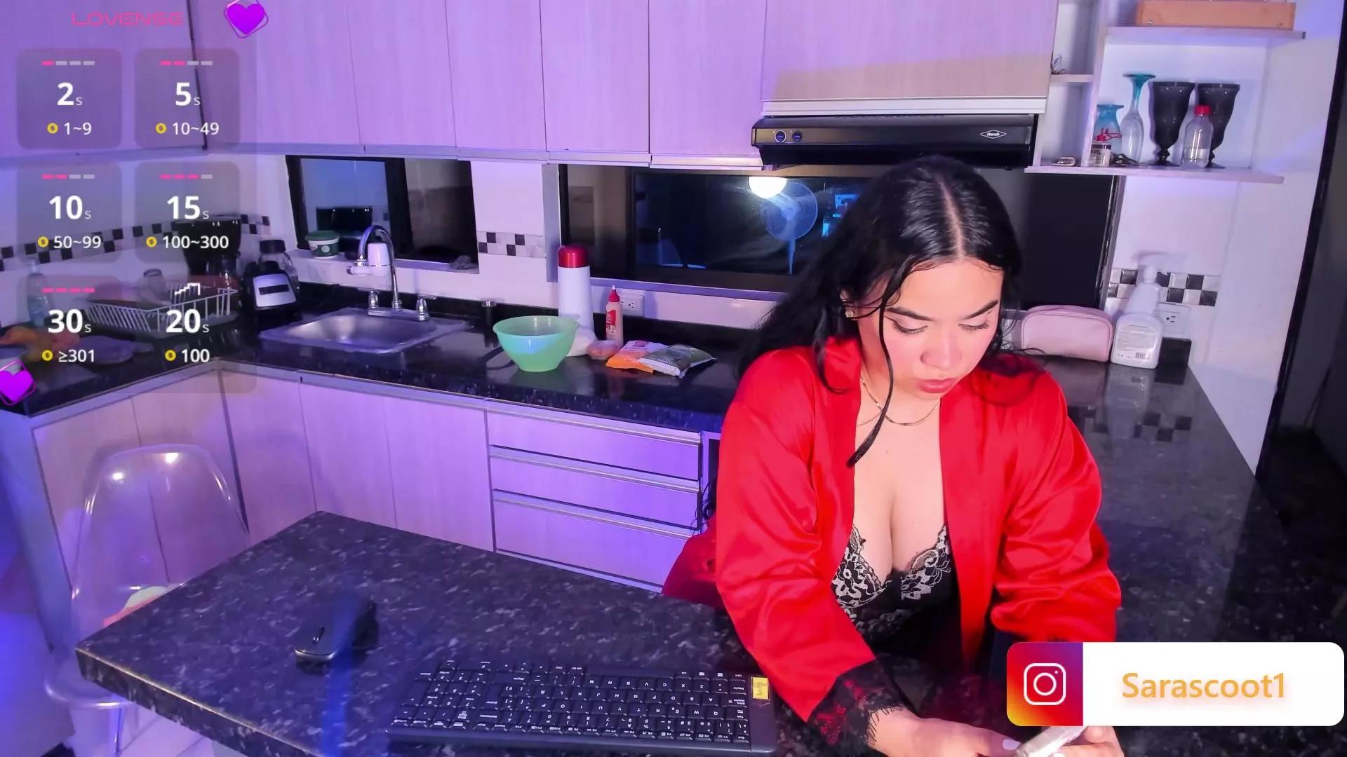 sarascoot_ on Cam4 