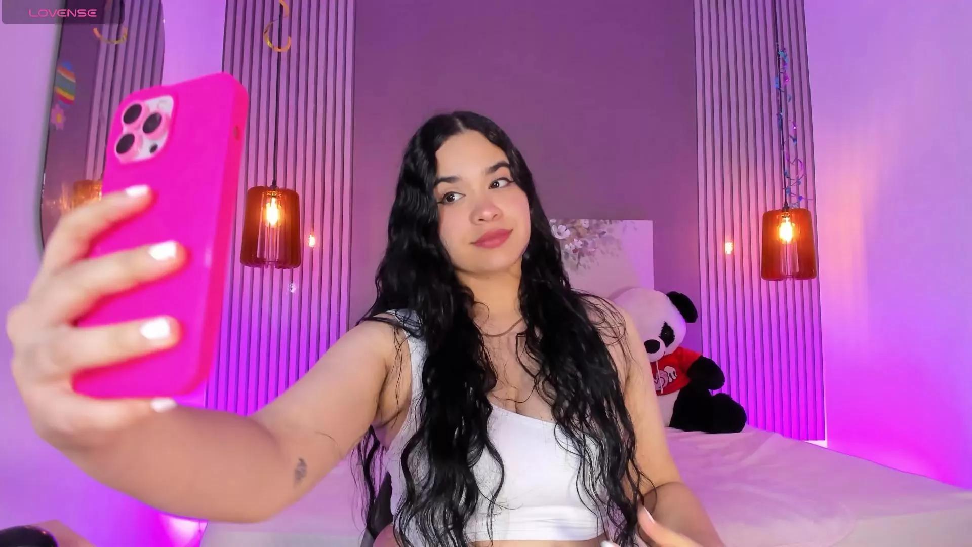 sarascoot_ on Cam4 