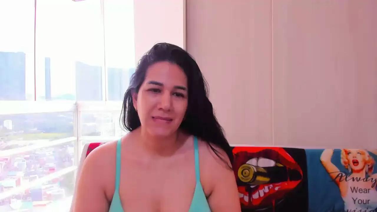 SaritaSweet4 on Cam4