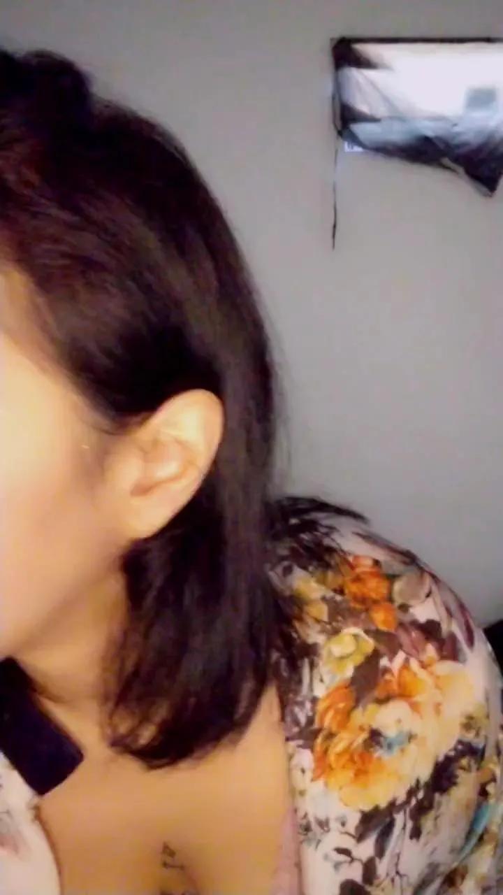 Sashmoon420 on Cam4