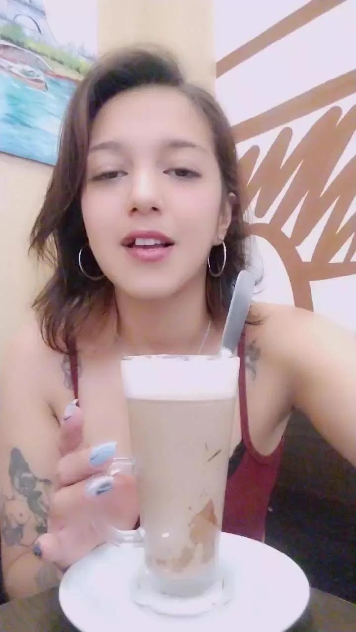 Sashmoon420 on Cam4 