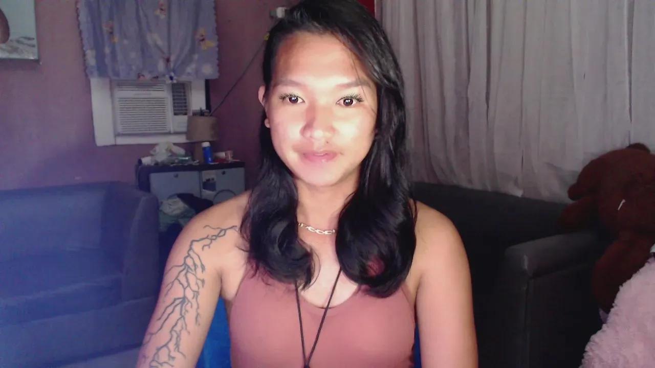 slutty_newra on Cam4